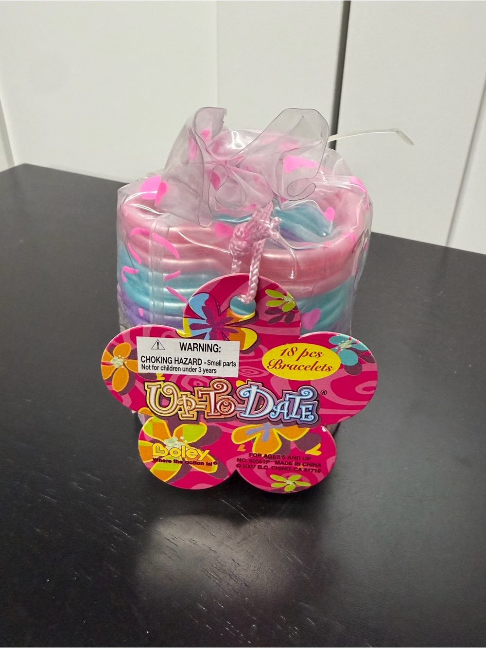 NWT - Heart Shaped Pastel Colored Party Bracelets 18-Pack